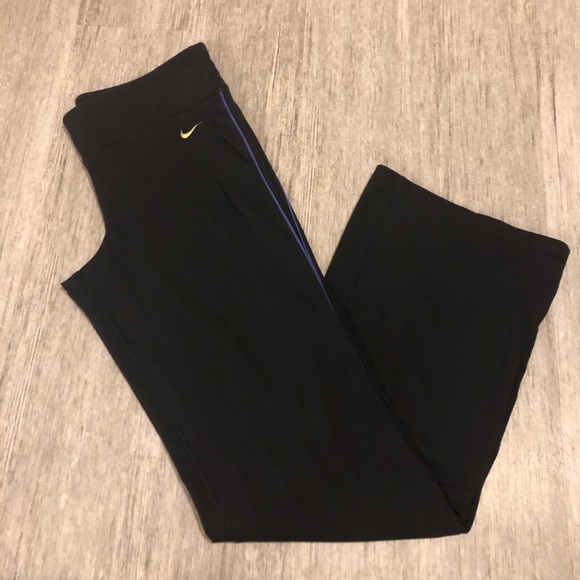 Nike Pants - Nike fit dry yoga pants black inseam 31 inches
